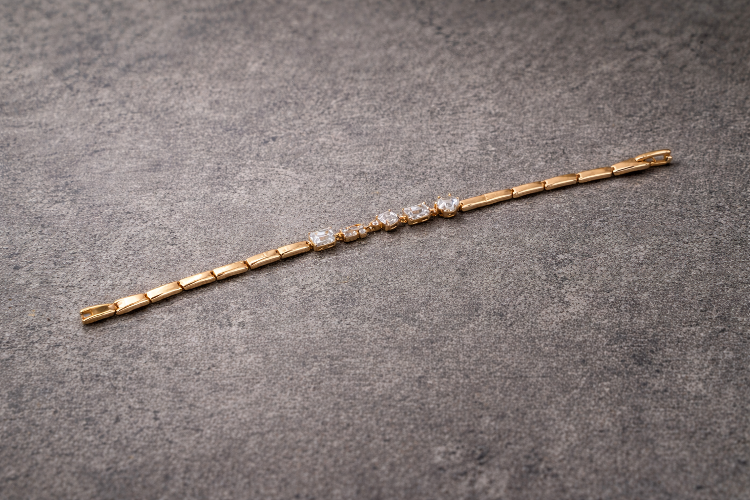 18kt Rose Gold Polish Fancy Bracelet with Diamond Anti-Tarnish & Anti-Allergic for Girls (Design 2)