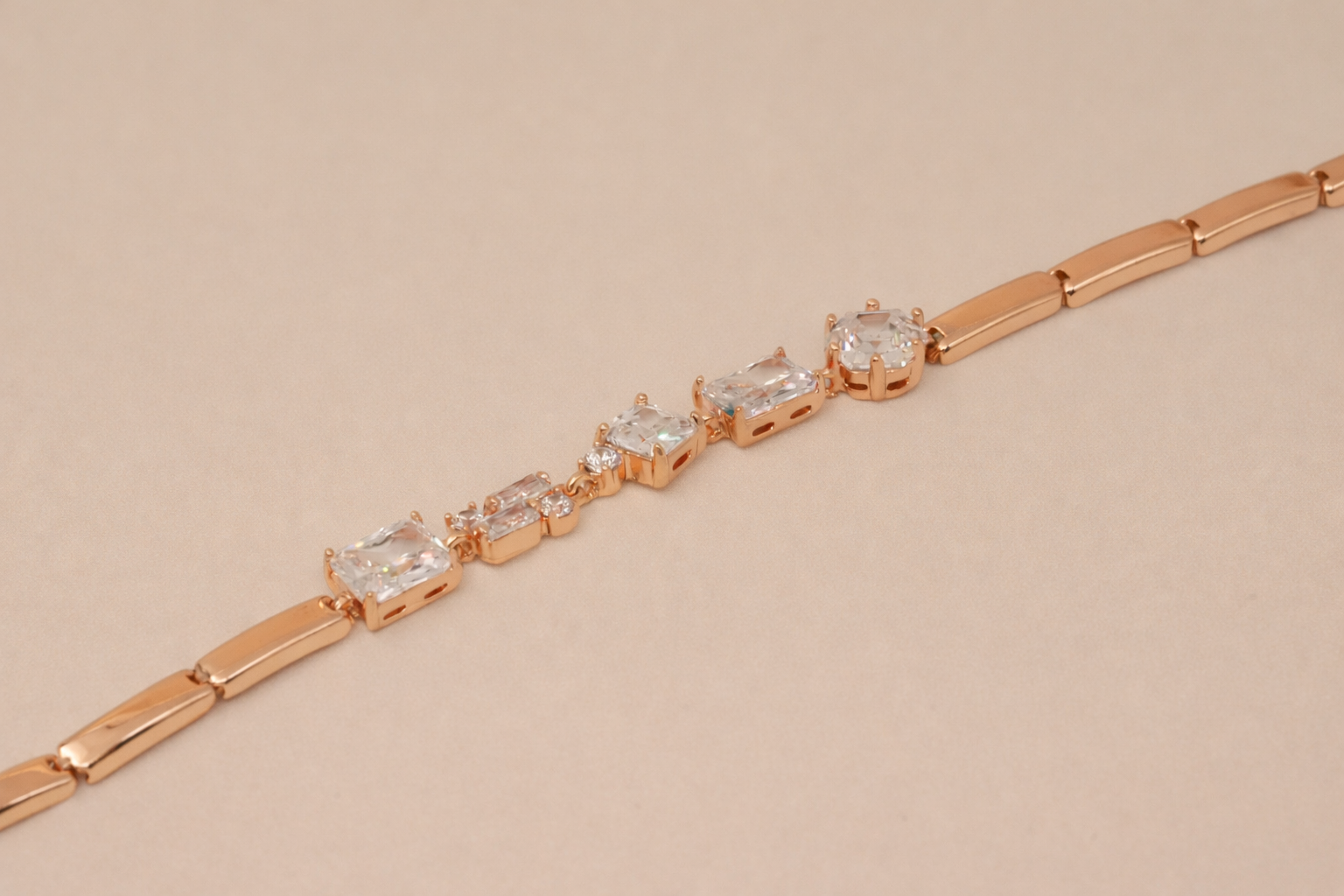 18kt Rose Gold Polish Fancy Bracelet with Diamond Anti-Tarnish & Anti-Allergic for Girls (Design 2)