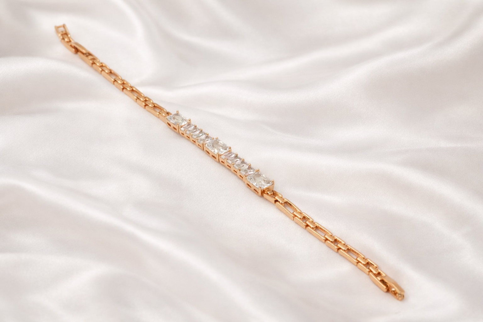 18kt Rose Gold Polish Fancy Bracelet with Diamond Anti-Tarnish & Anti-Allergic for Girls (Design 1)