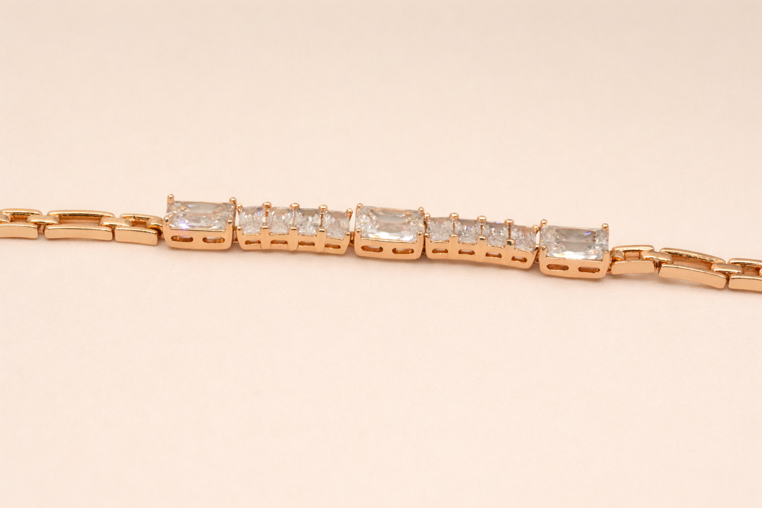 18kt Rose Gold Polish Fancy Bracelet with Diamond Anti-Tarnish & Anti-Allergic for Girls (Design 1)