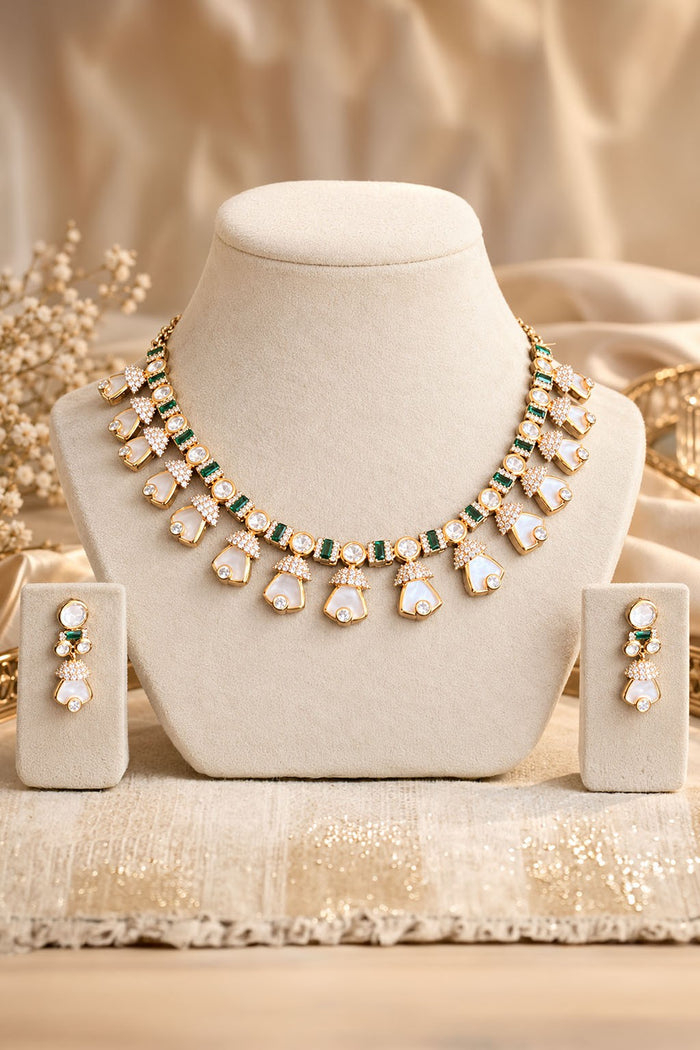 Golden Green & Moonstone Round Necklace with Earrings