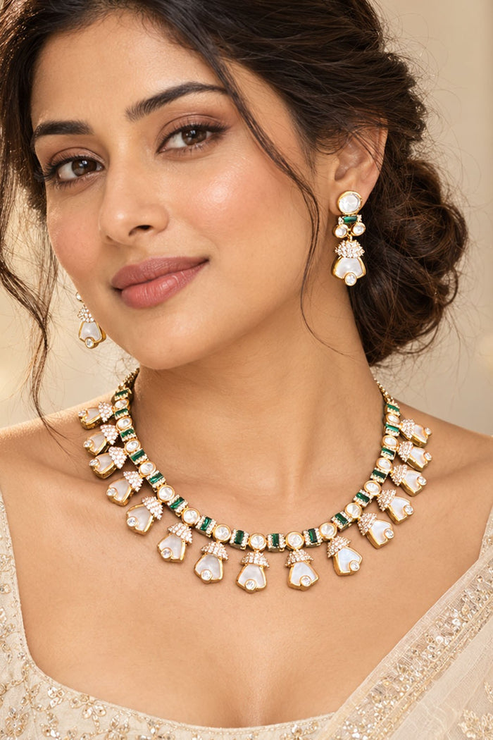 Golden Green & Moonstone Round Necklace with Earrings