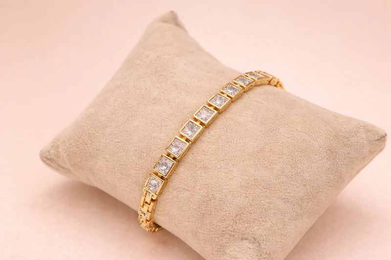 Gold Polish with Soraski Bracelet