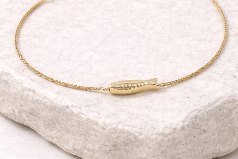 Gold Polish with Fish Pendant Chain Bracelet