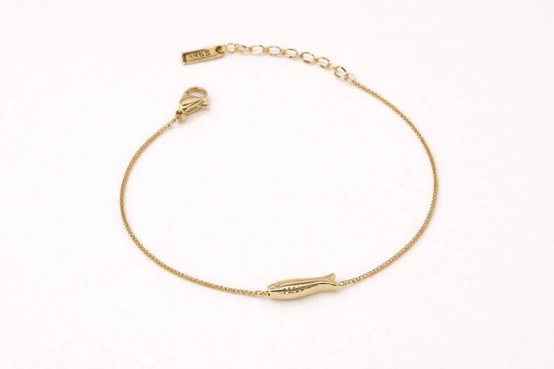 Gold Polish with Fish Pendant Chain Bracelet