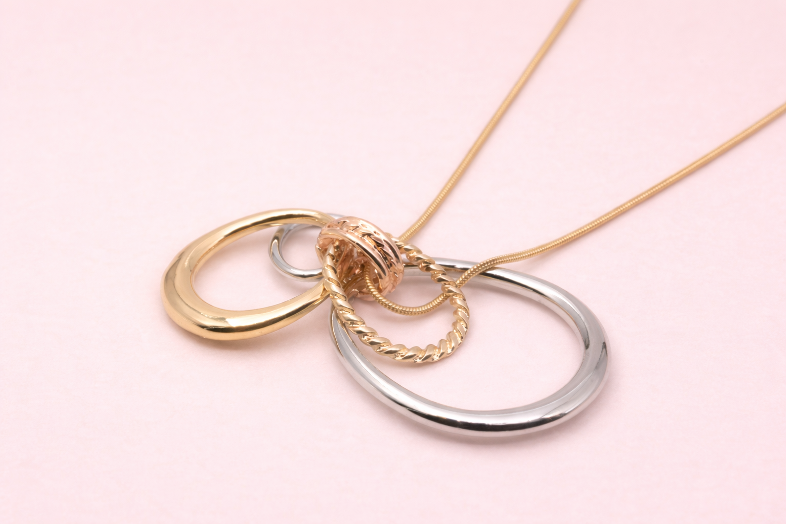 18kt Gold Polish Necklace with Rings Pendant Anti-Tarnish & Anti-Allergic