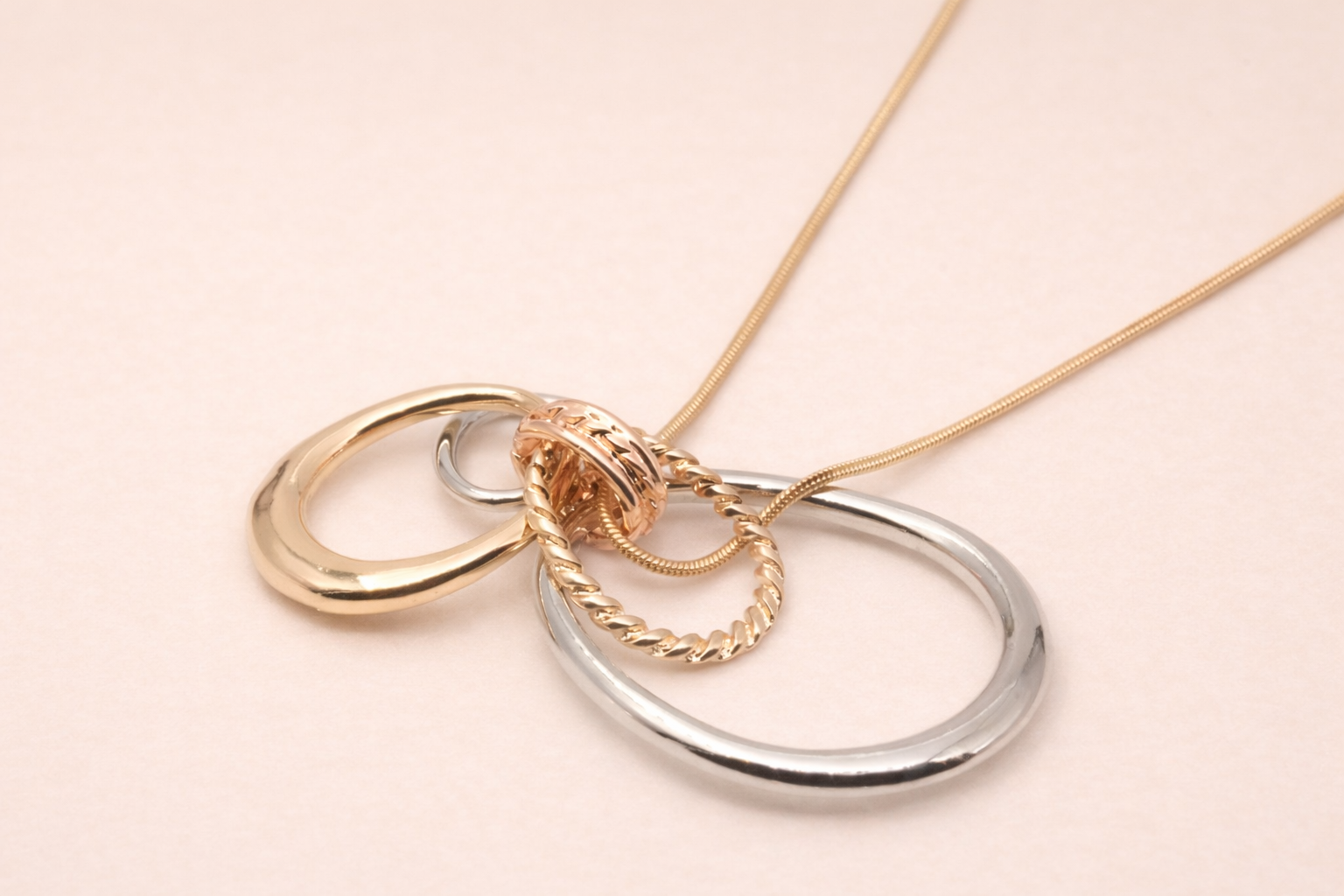 18kt Gold Polish Necklace with Rings Pendant Anti-Tarnish & Anti-Allergic