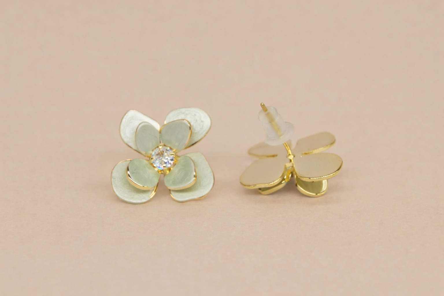 18kt Gold Polish Fancy Earring with Diamond & Off White Flower Anti-Tarnish & Anti-Allergic for Girls