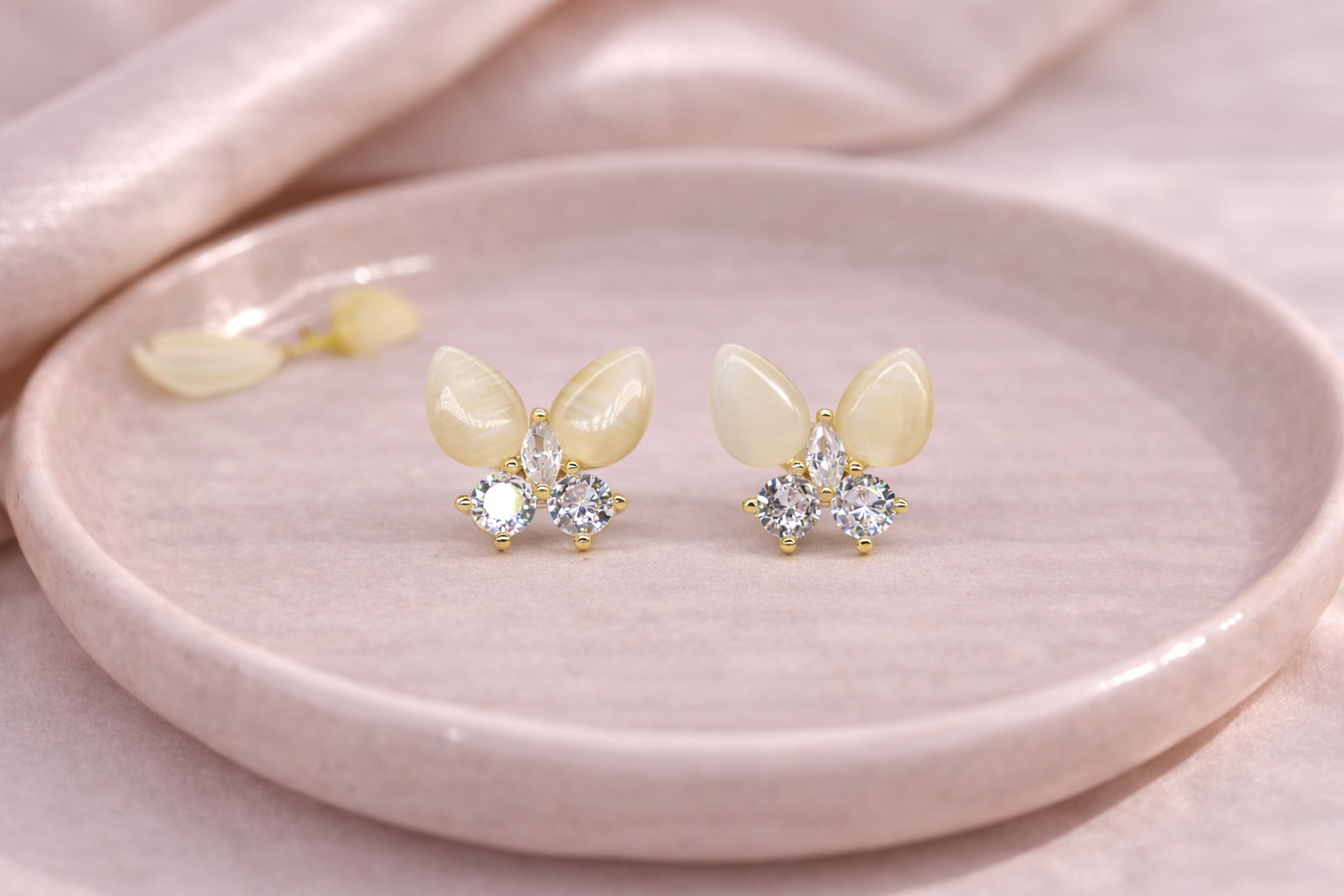 Stainless Steel Silver Polish with Diamond & Stone Anti-Tarnish & Anti-Allergic Earring O=for Girls (Design 1)