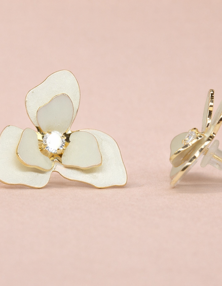 18kt gold polish with pearl & stone in flower aniti tarnish anti allergic earning for girls