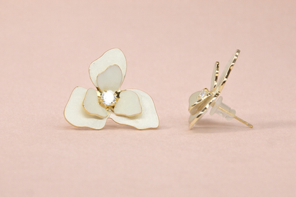 18kt gold polish with pearl & stone in flower aniti tarnish anti allergic earning for girls