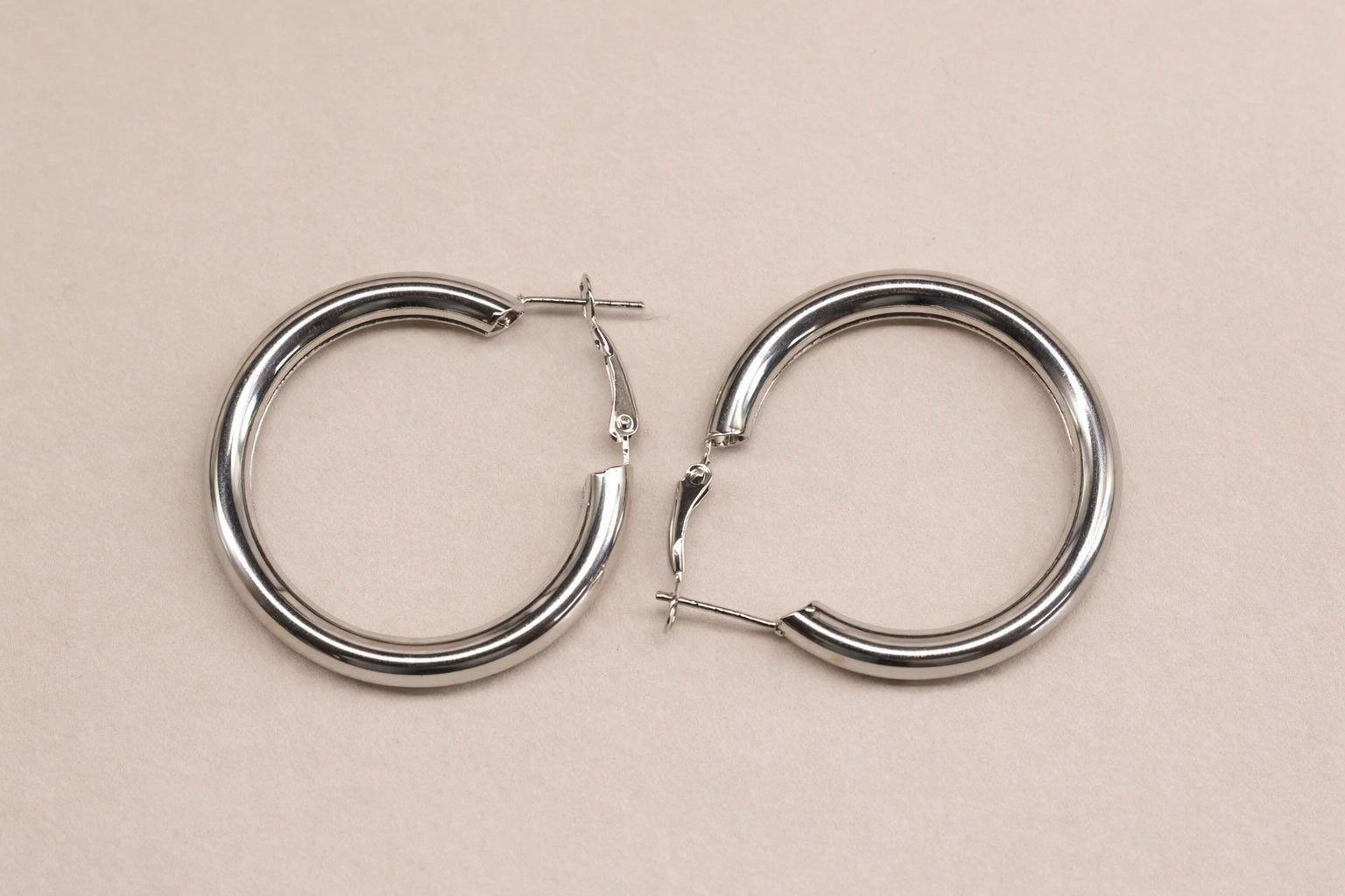 Stainless Steel Silver Polish Anti-Tarnish & Anti-Allergic Fancy Earring for Girls (Design 7)