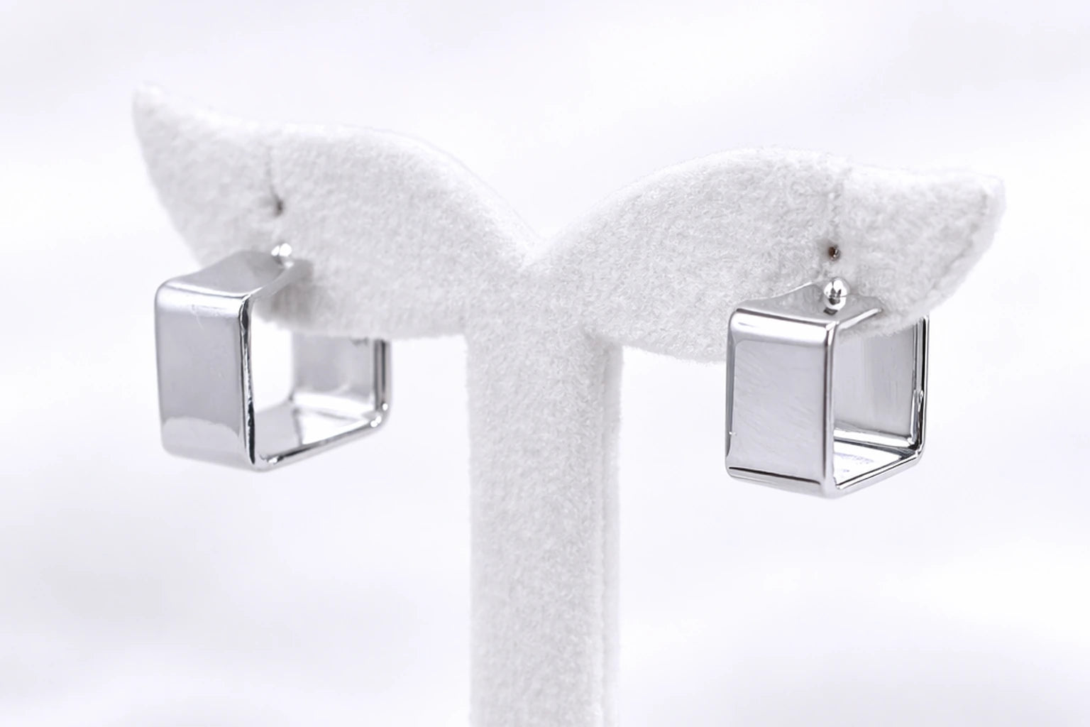 Stainless Steel Silver Polish Anti-Tarnish & Anti-Allergic Fancy Earring for Girls (Design 5)