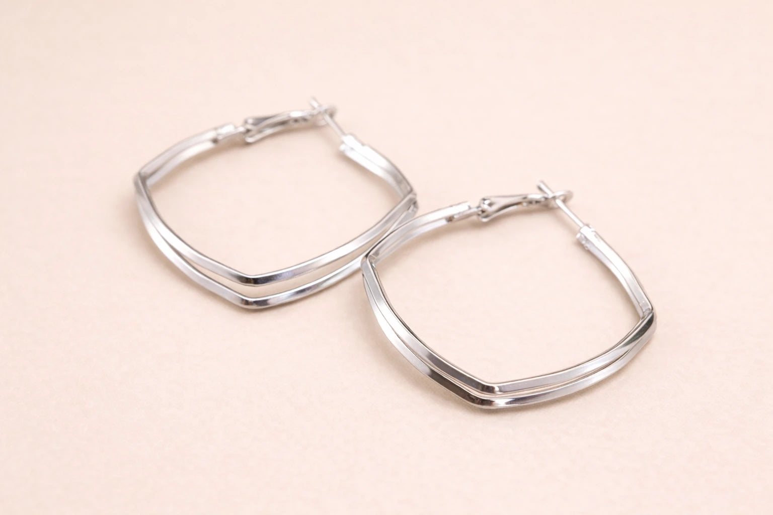 Stainless Steel Silver Polish Anti-Tarnish & Anti-Allergic Fancy Earring for Girls (Design 2)