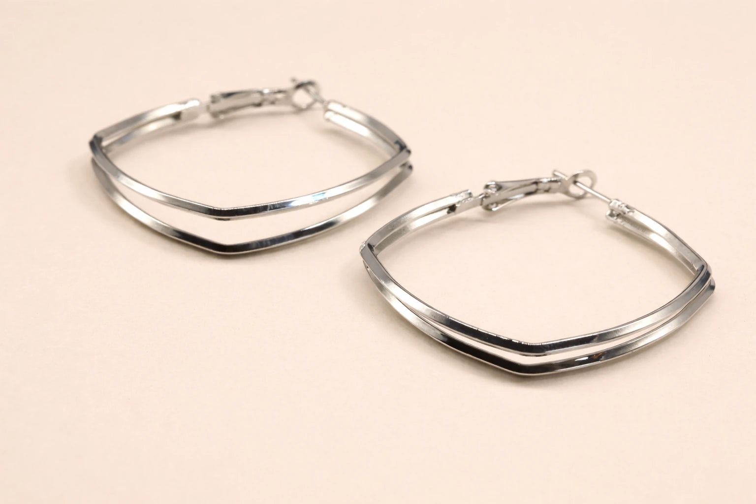 Stainless Steel Silver Polish Anti-Tarnish & Anti-Allergic Fancy Earring for Girls (Design 2)