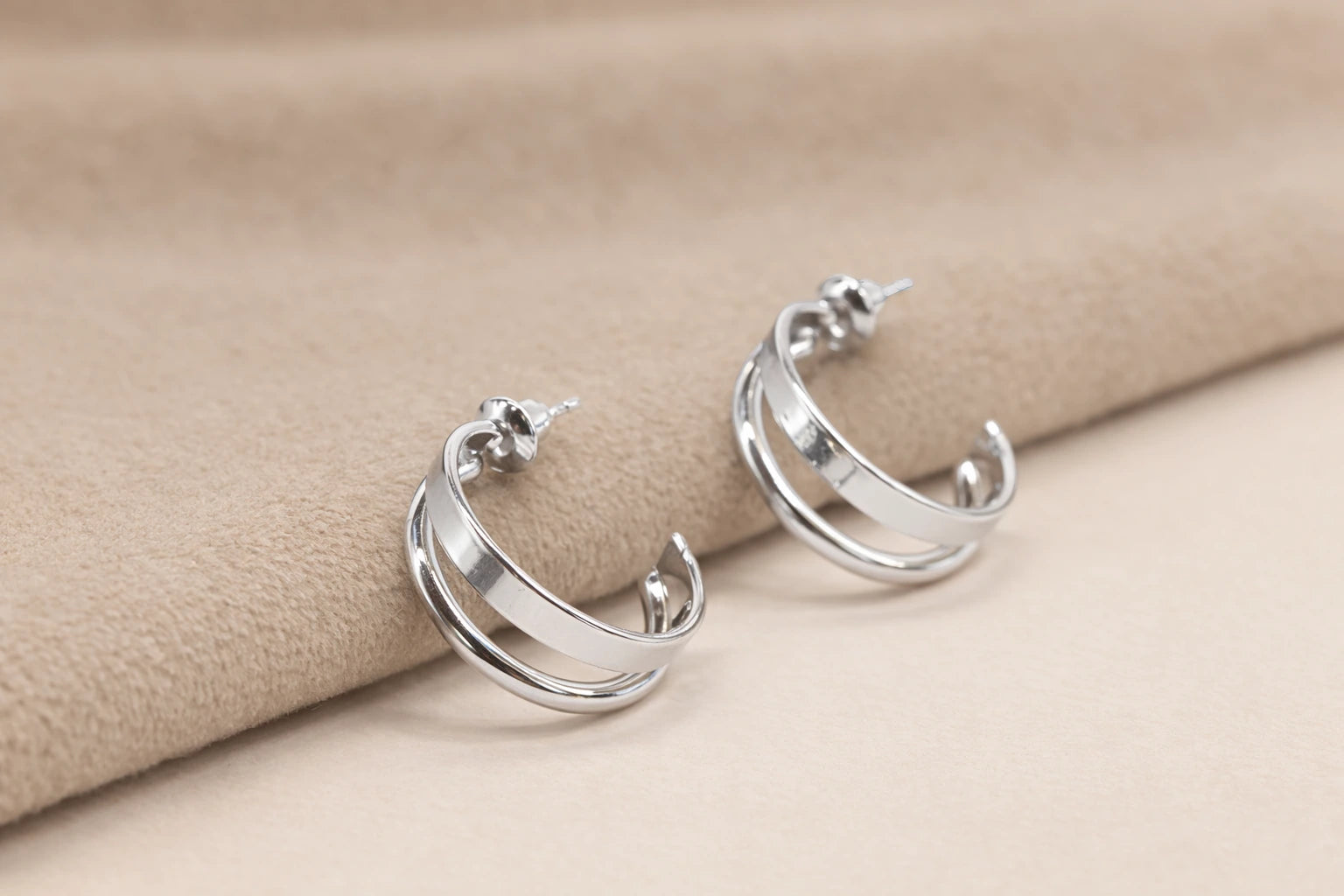 Stainless Steel Silver Polish Anti-Tarnish & Anti-Allergic Fancy Earring for Girls (Design 1)