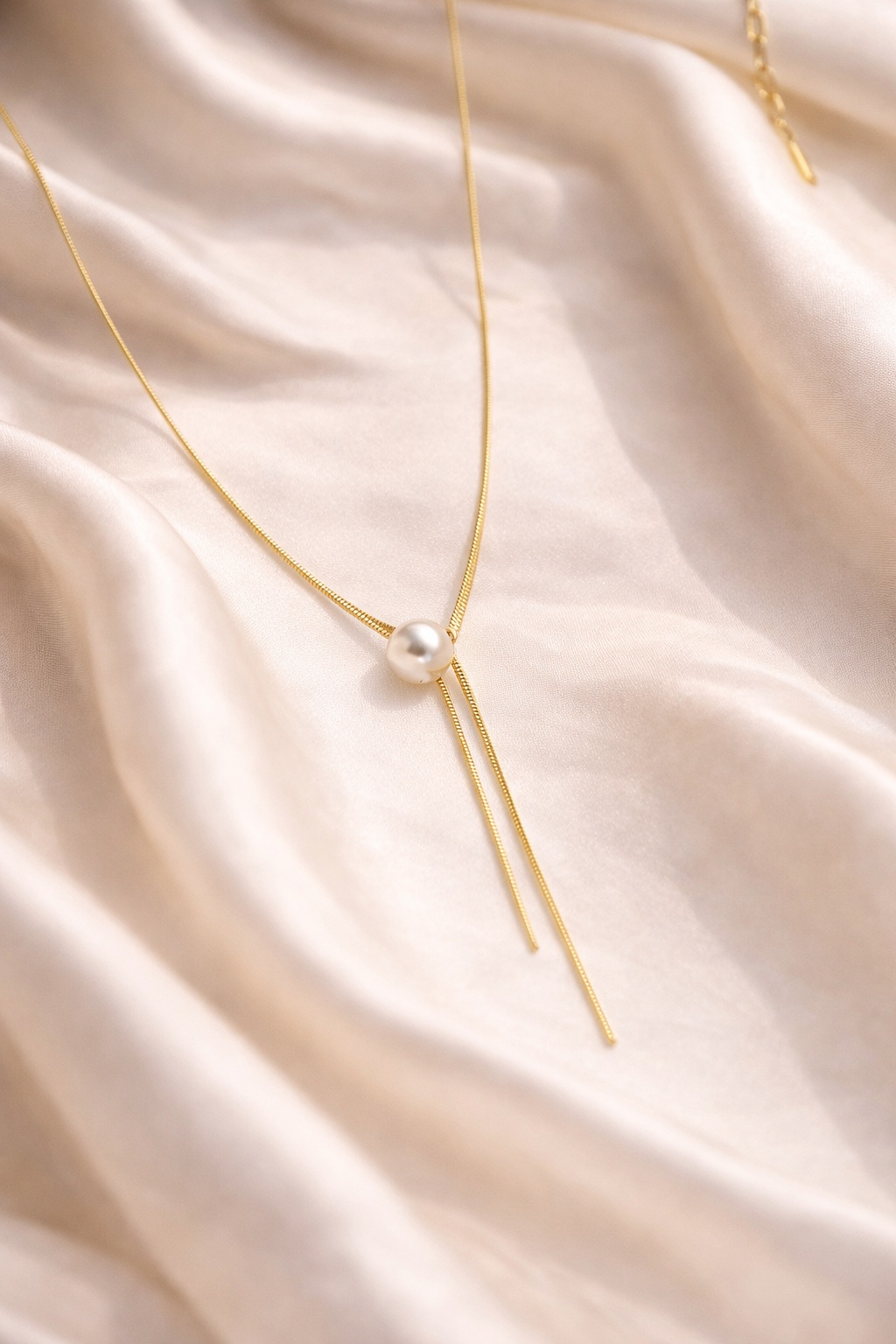 18kt Gold Polish Necklace with Single White Pearl Anti-Tarnish & Anti-Allergic for Girl
