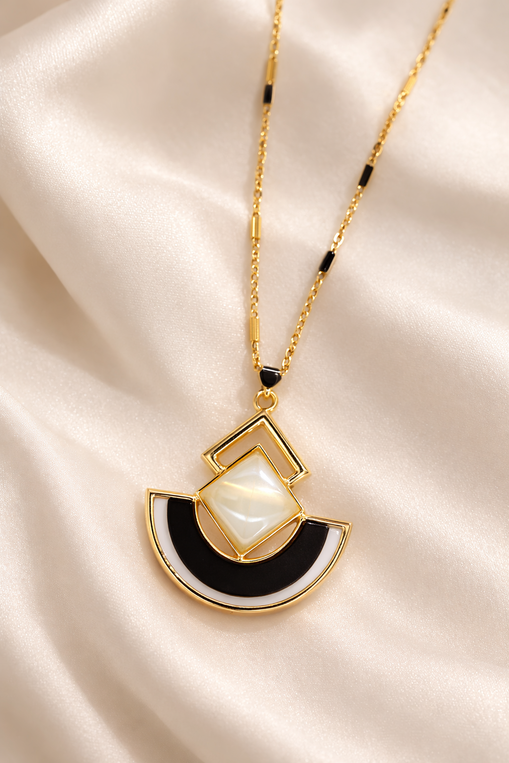 18kt Gold Polish Fancy Chain with Pearl Pendant Anti-Tarnish & Anti-Allergic for Girls