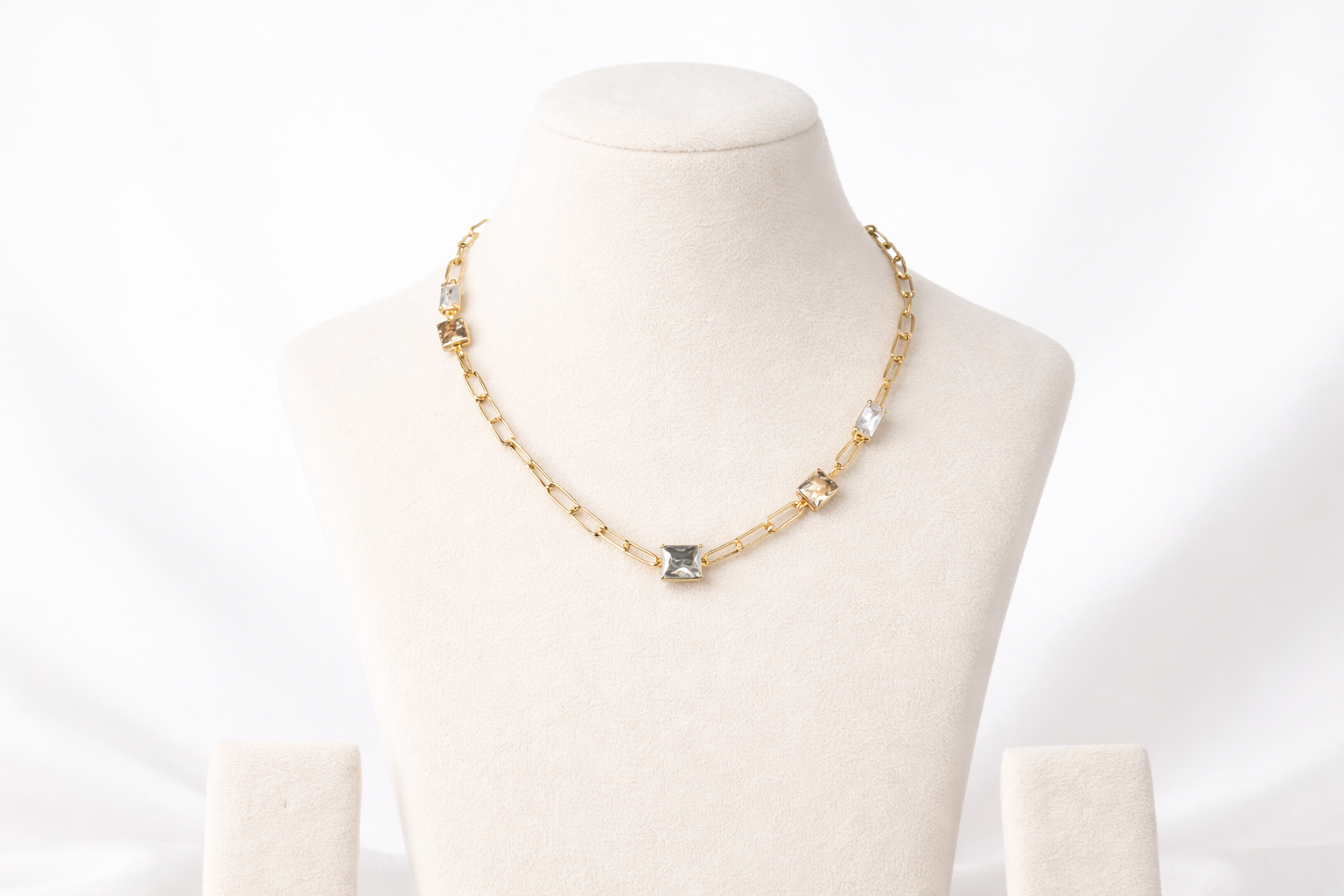 18kt Gold Plated Swarovski Crystal Necklace Anti-Tarnish & Anti-Allergic for Girls