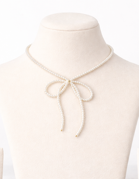 pearl coquette necklace