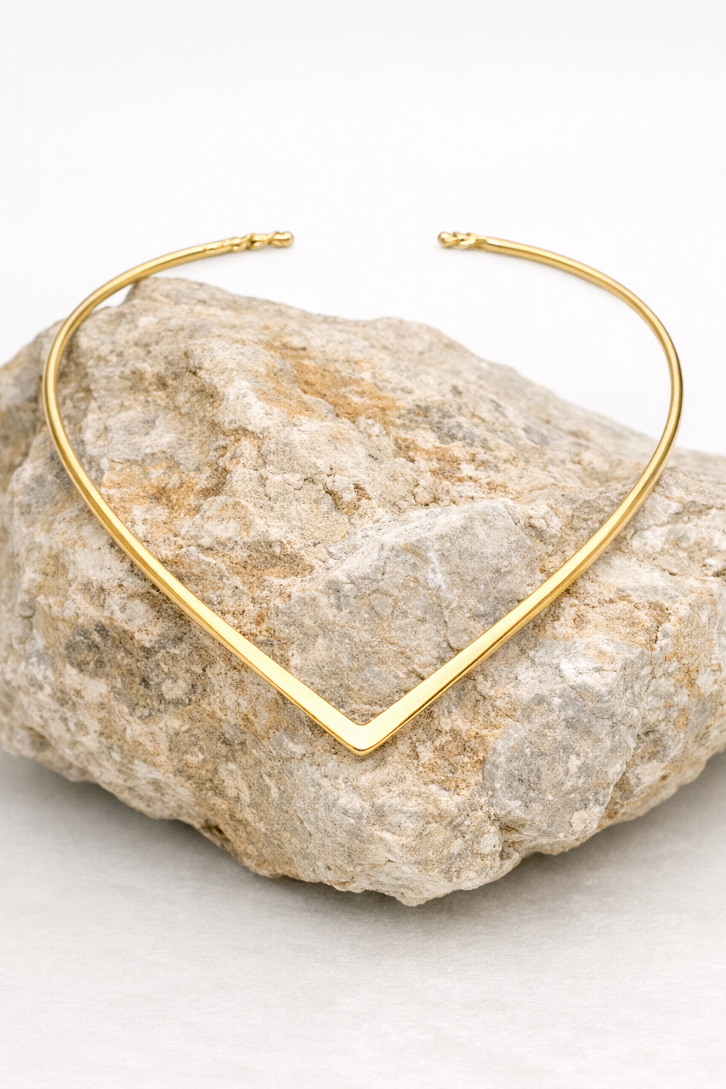 18kt Gold Plated V Shape Necklace Choker Anti-Tarnish & Anti-Allergic for Girls