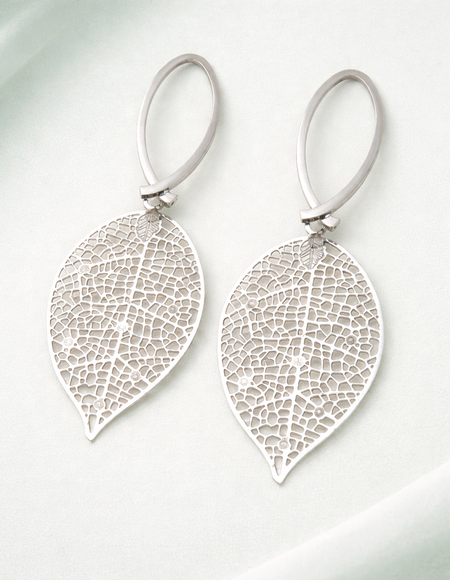 stainless steel silver polish earring with leaf design anti tranish anti allergic for girls