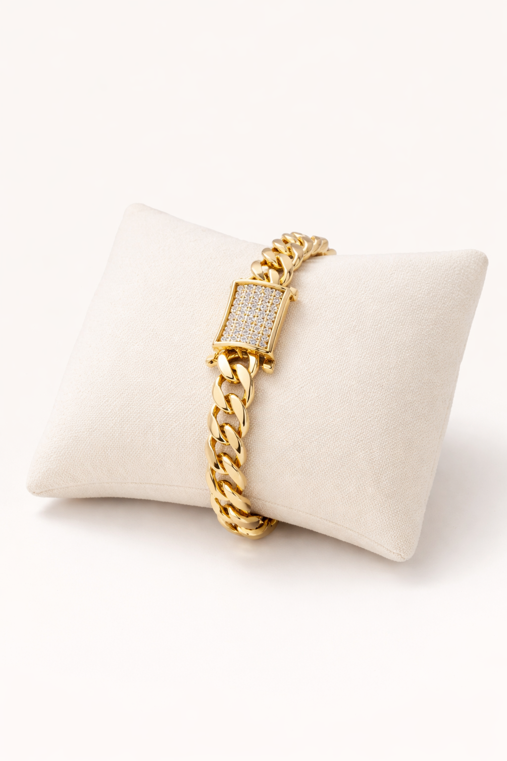 18kt Gold Plated Bracelet for Men Anti-Tarnish & Anti-Allergic for Girls (Design 2)