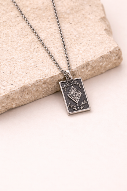 Silver tone Chain with square pendent