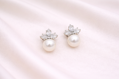 stainless steel silver polish earring with diamond & white pearl anti tranish anti allergic