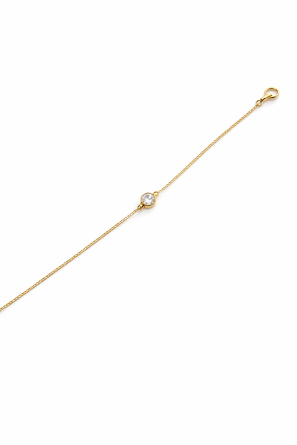 Gold chain bracelet with diamond pendant