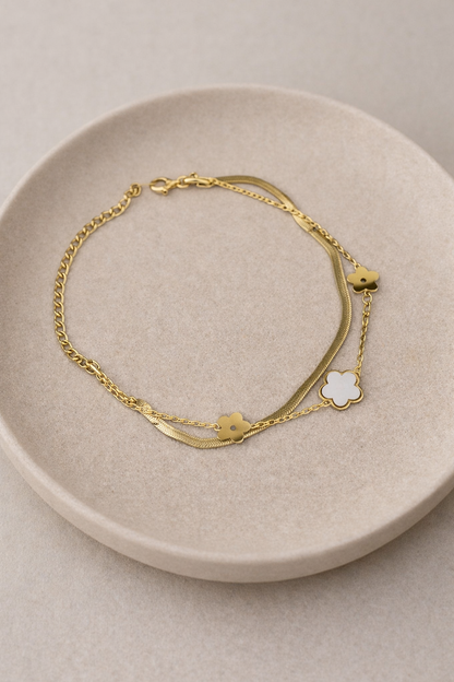 Gold fancy bracelet