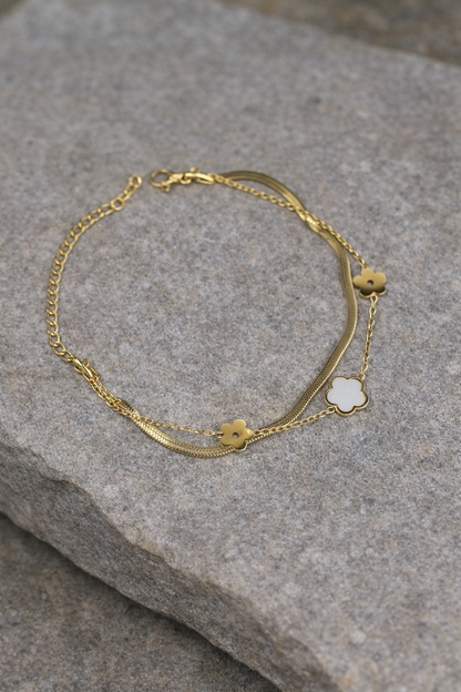 Gold fancy bracelet