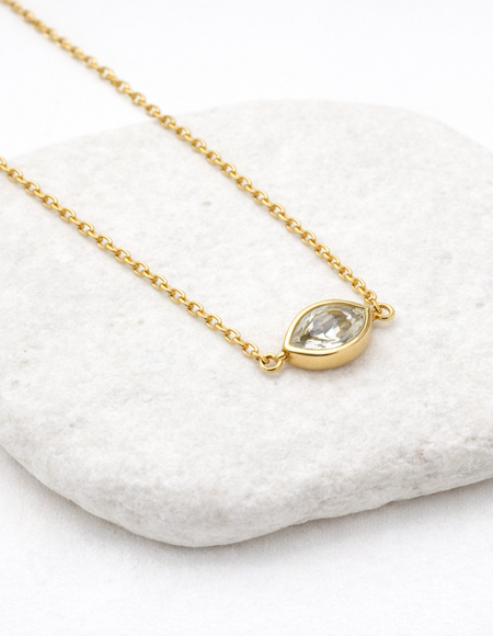 Gold polish with diamond pendant chain bracelet