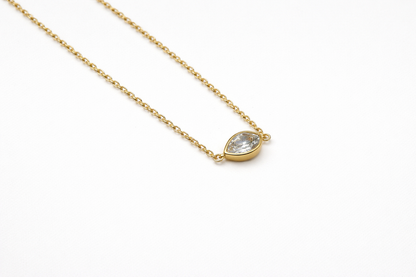 Gold polish with diamond pendant chain bracelet