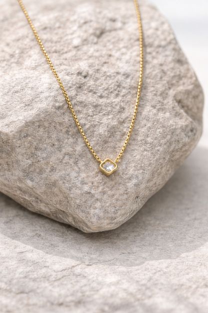 18kt gold polish chain with diamond pendant anti tranish anti allergic
