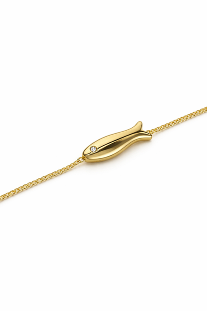 Gold polish with Fish pendant chain bracelet