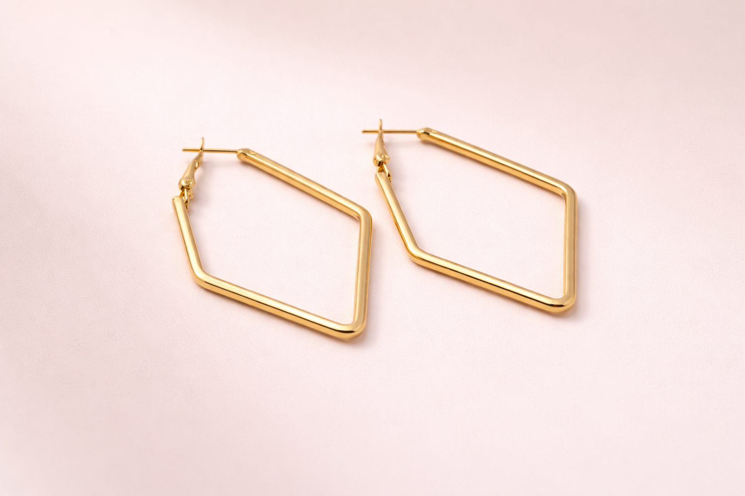 18kt Gold Polish Fancy Earring Anti-Tarnish & Anti-Allergic for Girl