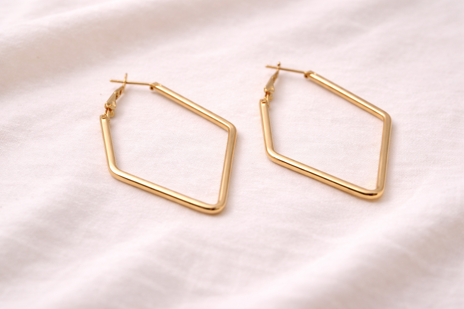 18kt Gold Polish Fancy Earring Anti-Tarnish & Anti-Allergic for Girl