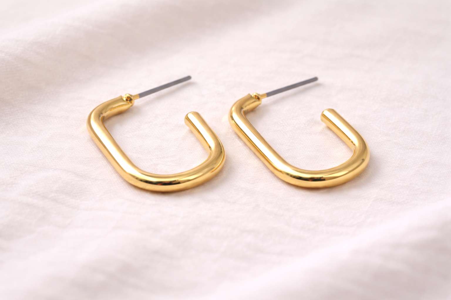 18kt Gold Polish with U Shaped Fancy Earring Anti-Tarnish & Anti-Allergic for Girls