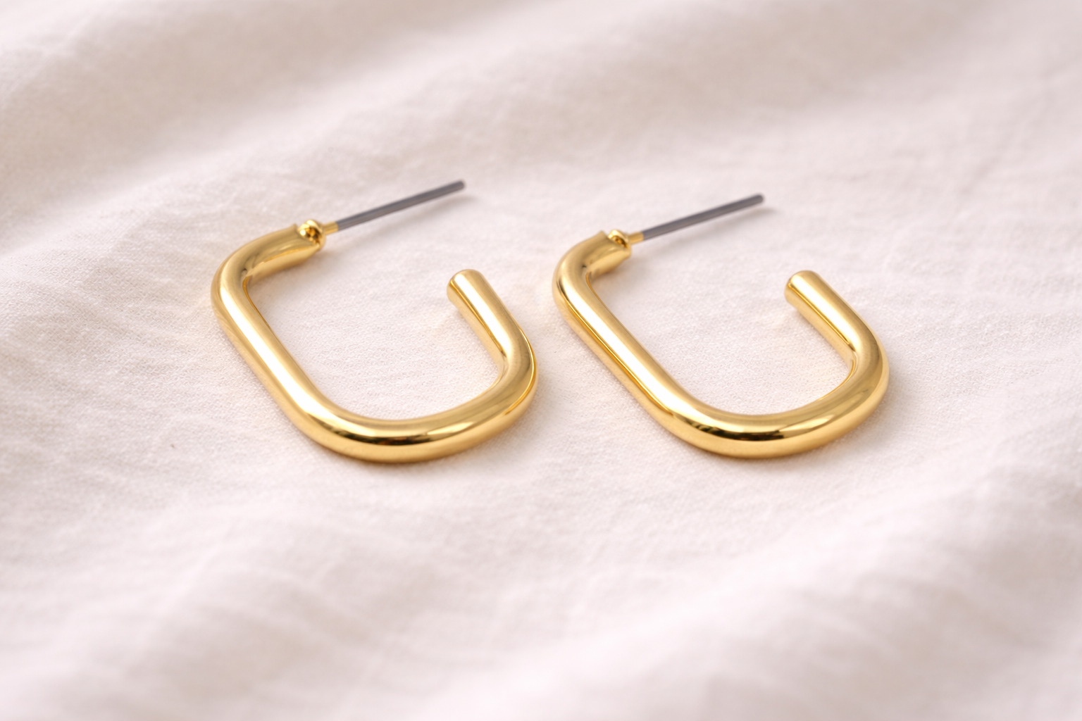 18kt Gold Polish with U Shaped Fancy Earring Anti-Tarnish & Anti-Allergic for Girls